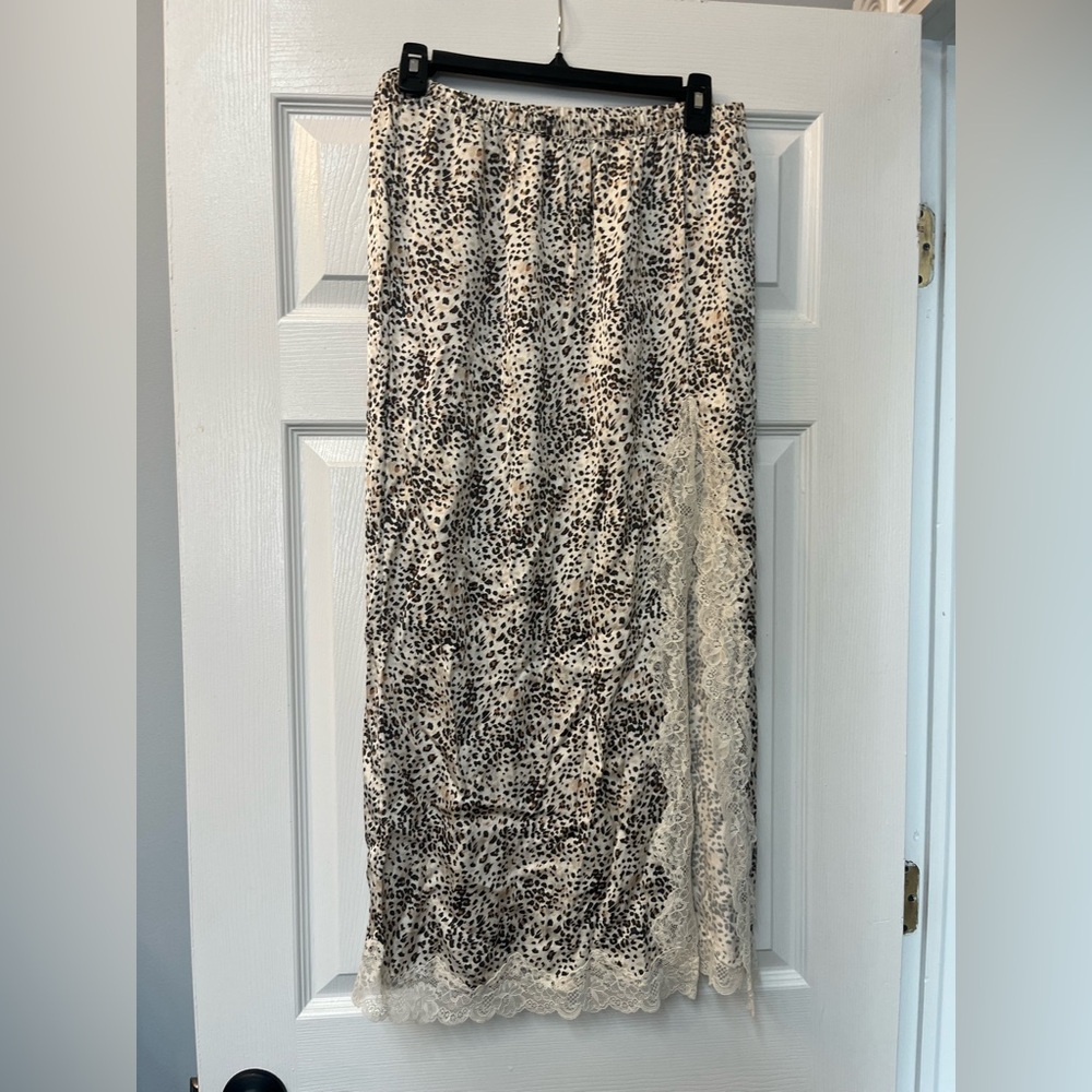 Aerie American Eagle Elegant Lace Trim Leopard Print Skirt